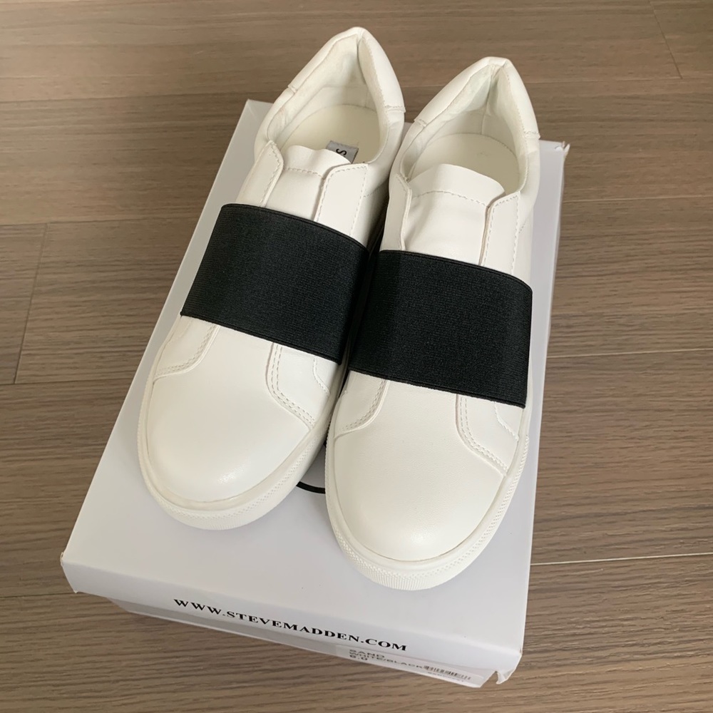 NWT Steve Madden Sand Slip On Sneakers
